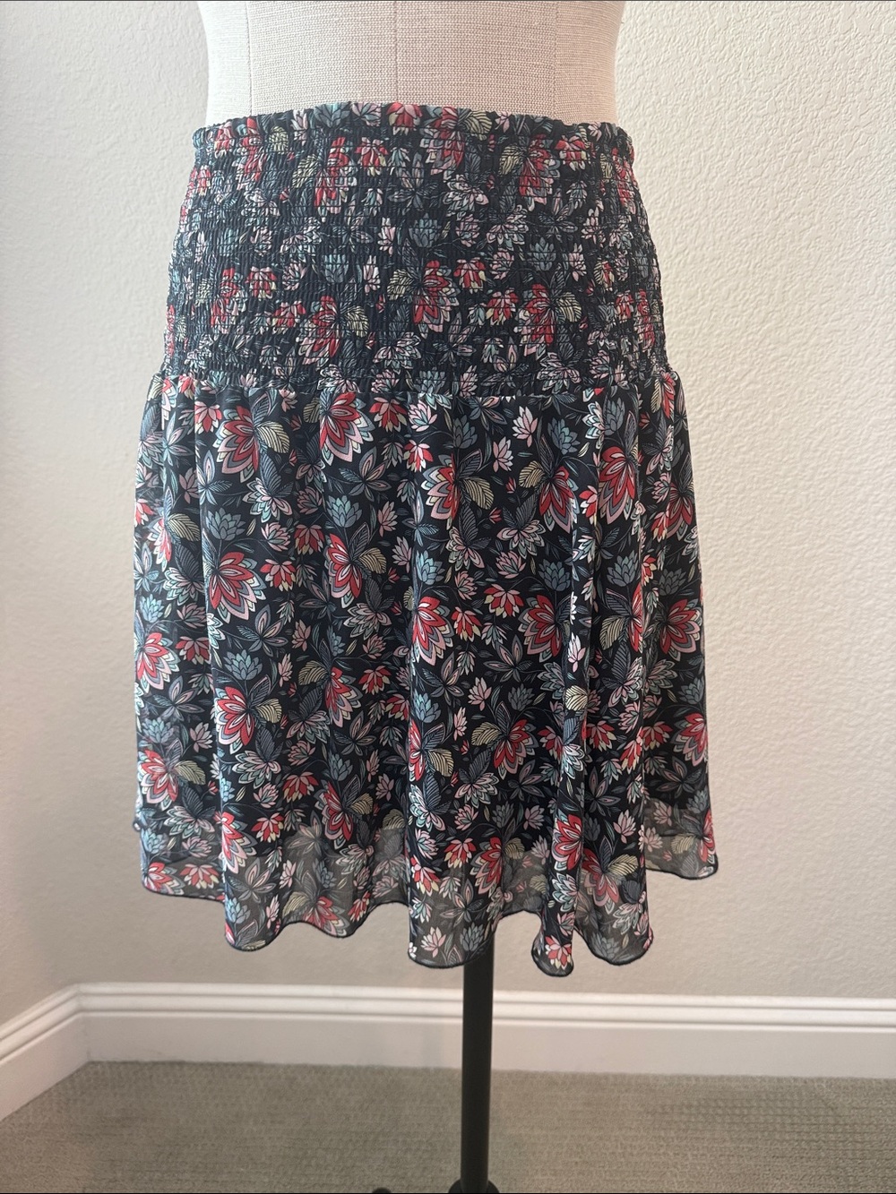 CAbi Navy Top and skirt set with rust, white and pink flowers. - Picture 5 of 16